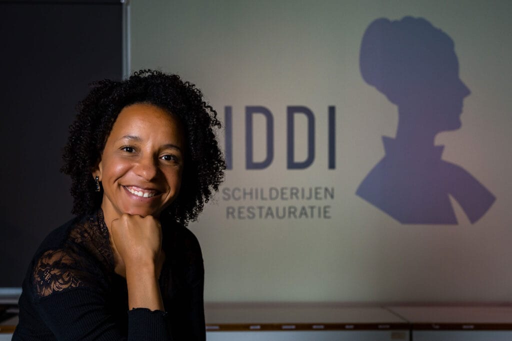 kunstrestauratie en kunstrestaurator: expert atelier iddi schilderijenrestauratie